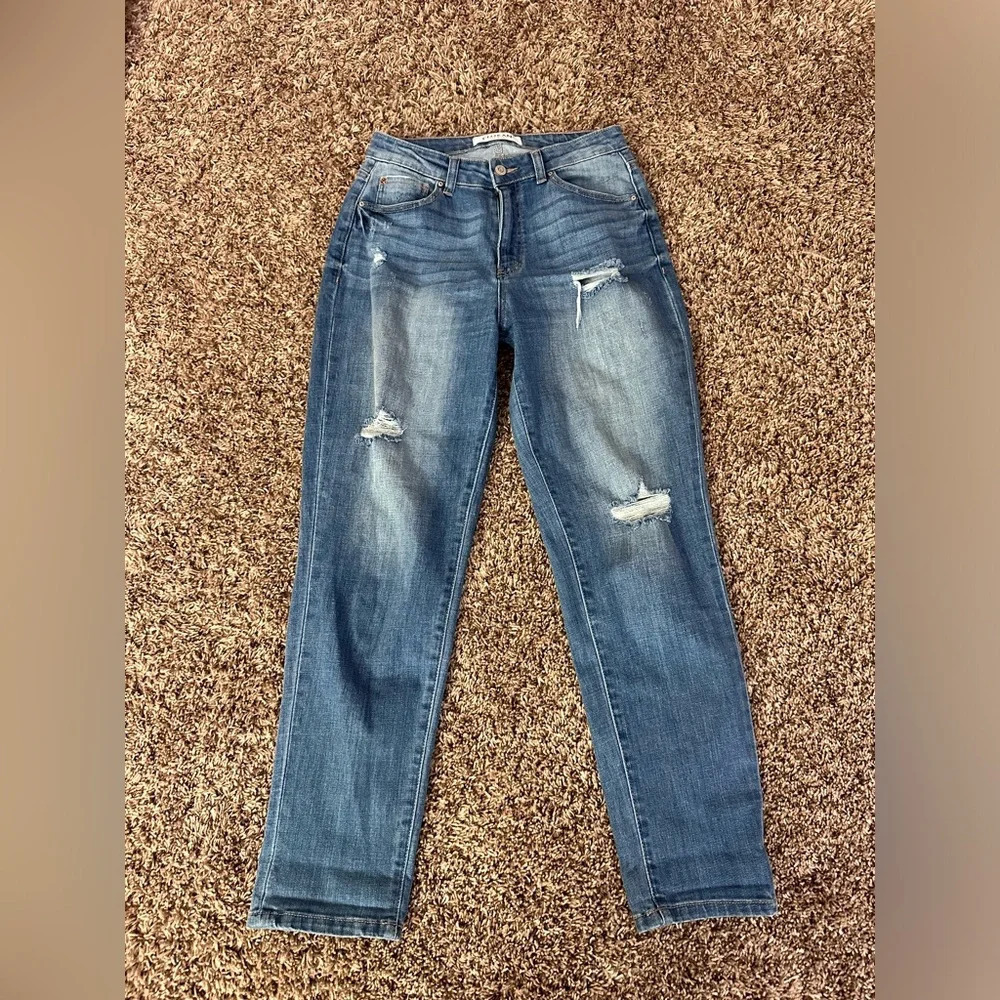 Distressed Blue Women's straight leg Jeans size 5 or 27 #1461